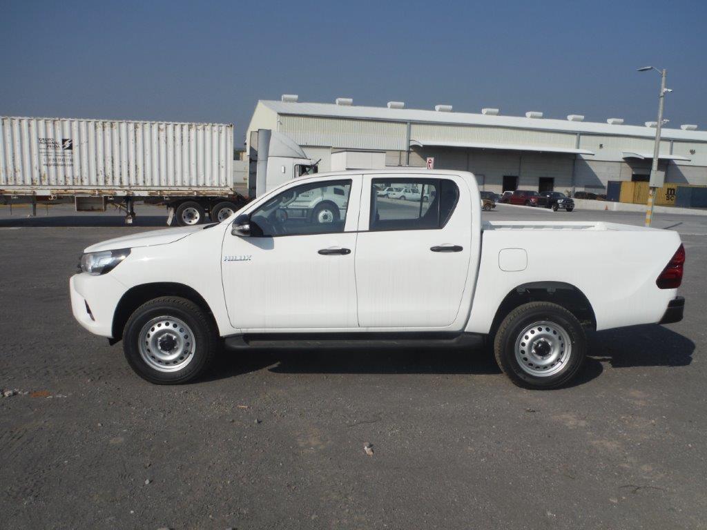 34187 - 2019 Toyota Hilux Double Cab 2.7L Petrol 5-Speed M/T RWD Panama