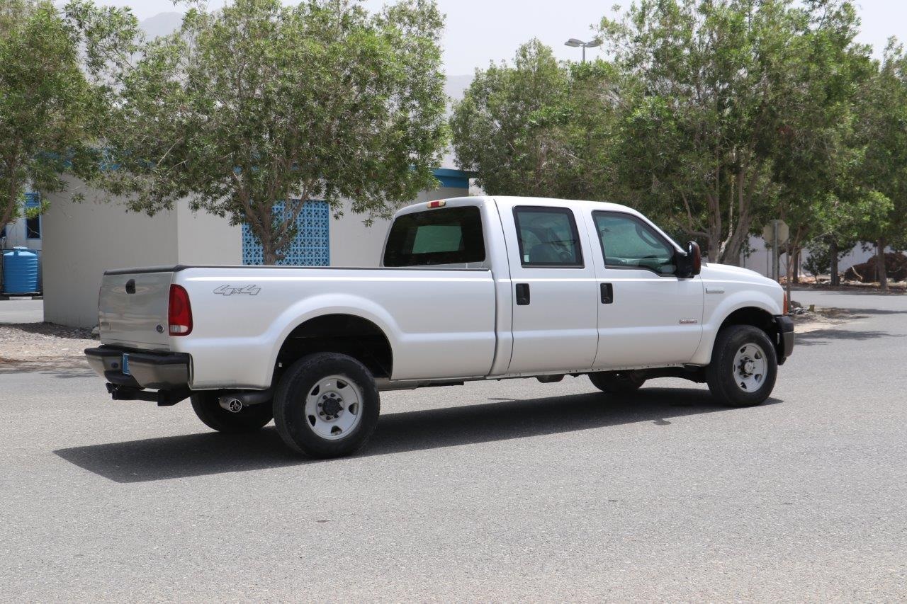 45280 - Ford F350 Crew Cab Pick Up USA