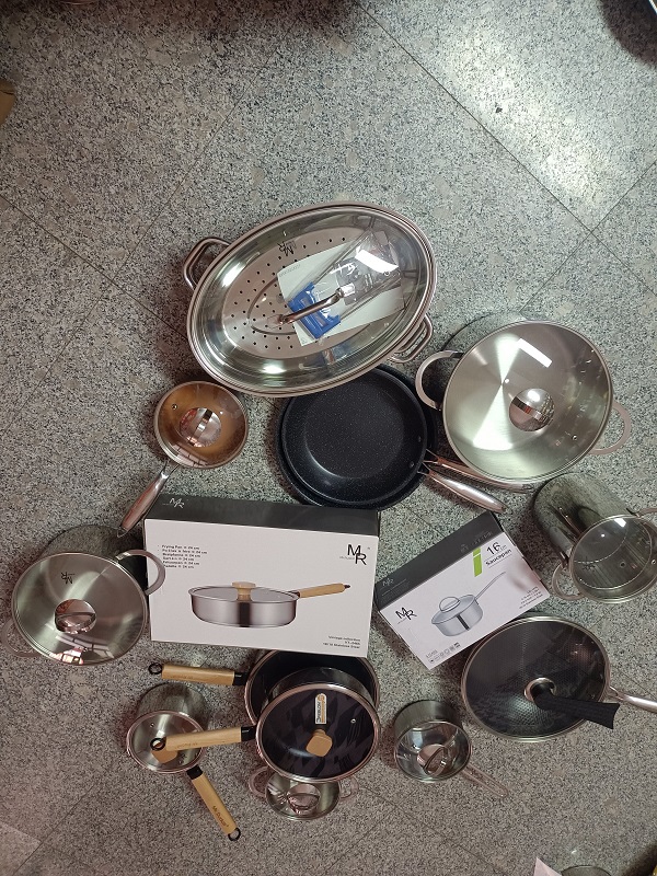 50661 - Mr Rudolf's cookware sets stock China 