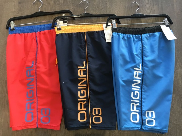 51032 - Stock of training shorts and pants Europe
